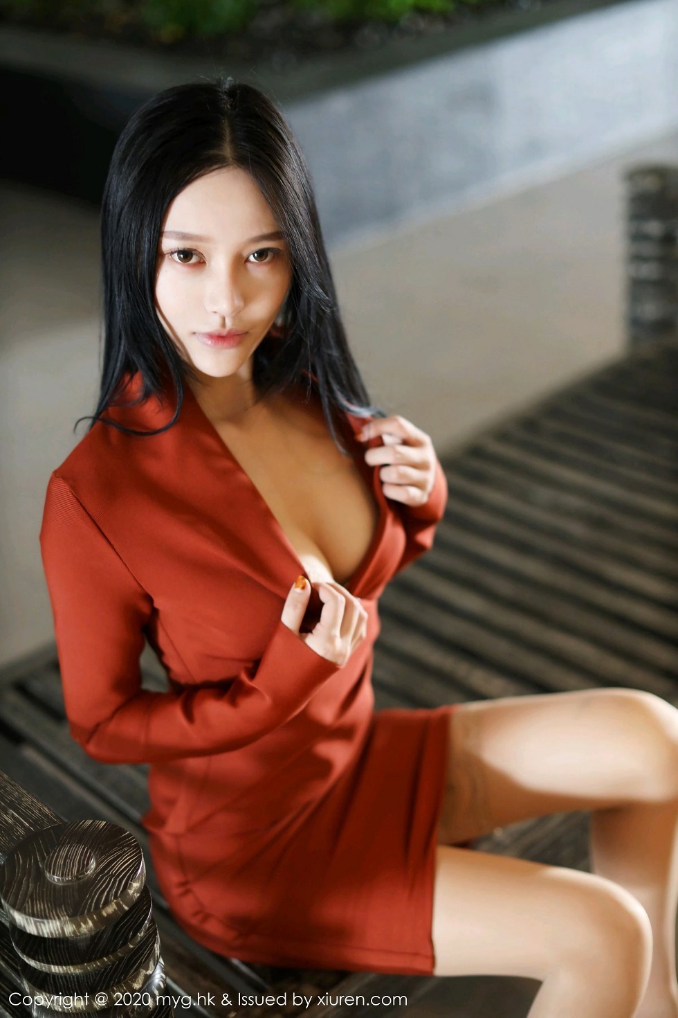 [MyGirl美媛馆]Vol.458_嫩模唐琪儿私房红色长裙OL风格主题肉丝裤袜秀美腿诱惑写真70P