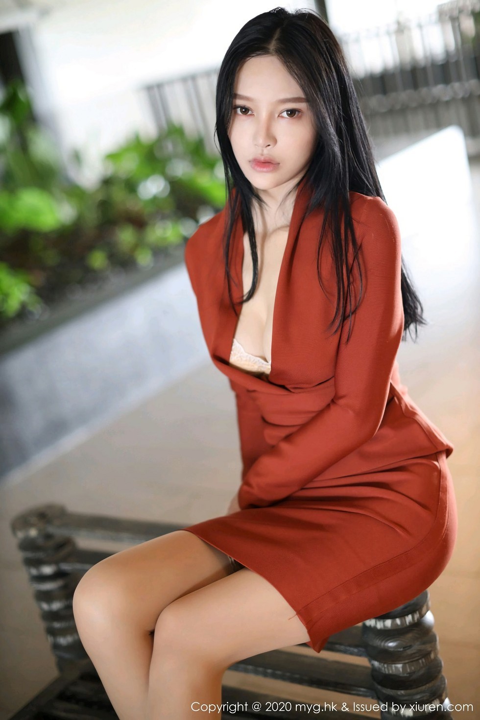[MyGirl美媛馆]Vol.458_嫩模唐琪儿私房红色长裙OL风格主题肉丝裤袜秀美腿诱惑写真70P