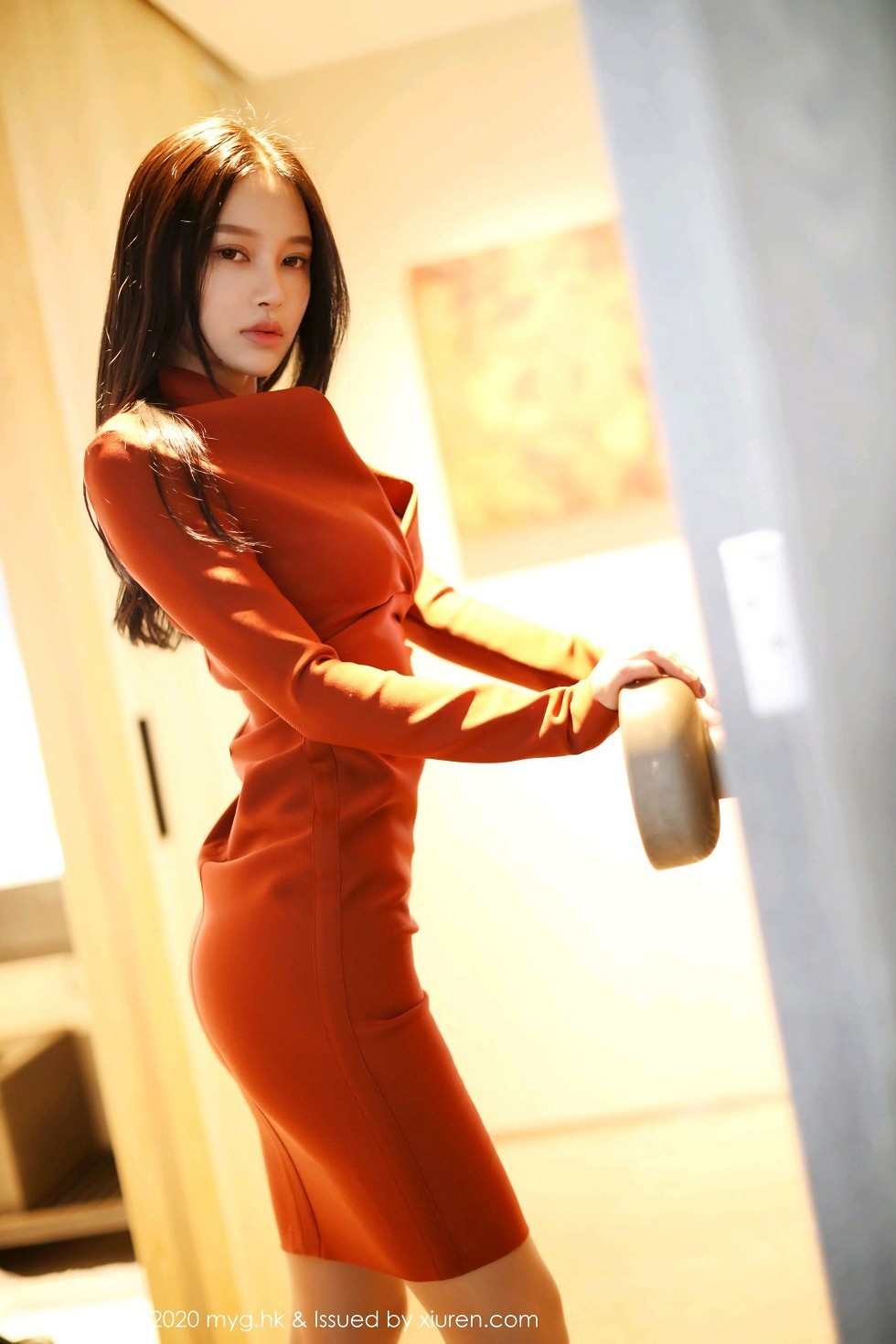 [MyGirl美媛馆]Vol.458_嫩模唐琪儿私房红色长裙OL风格主题肉丝裤袜秀美腿诱惑写真70P