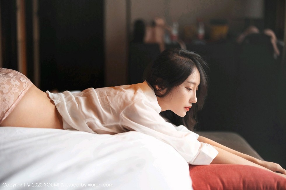 [YouMi尤蜜荟]Vol.560_丽质美人玥儿玥er杭州旅拍薄透白衬衫配蕾丝内裤撩人诱惑写真64P
