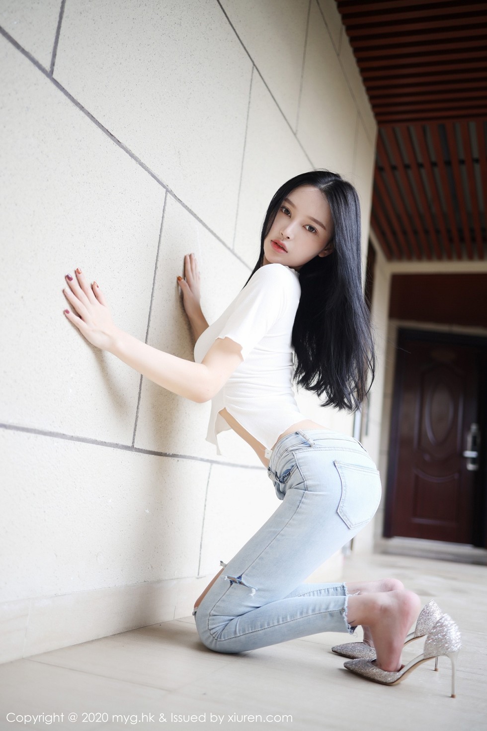 [MyGirl美媛馆]Vol.459_女神唐琪儿私房破烂紧身牛仔裤半脱露翘臀撩人诱惑写真72P