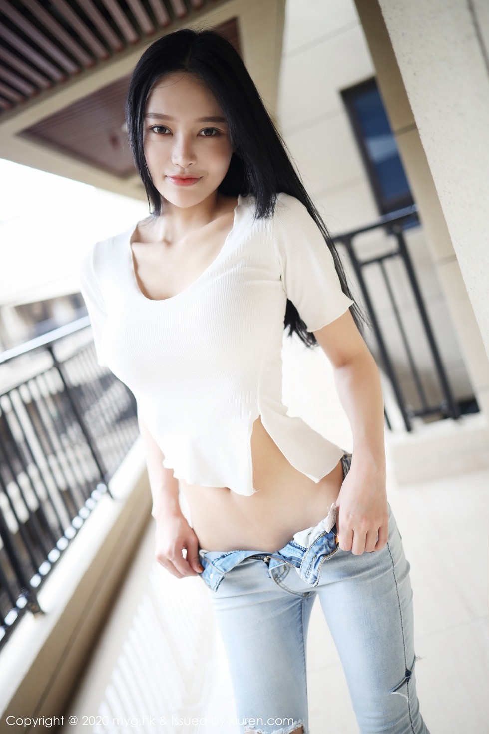 [MyGirl美媛馆]Vol.459_女神唐琪儿私房破烂紧身牛仔裤半脱露翘臀撩人诱惑写真72P