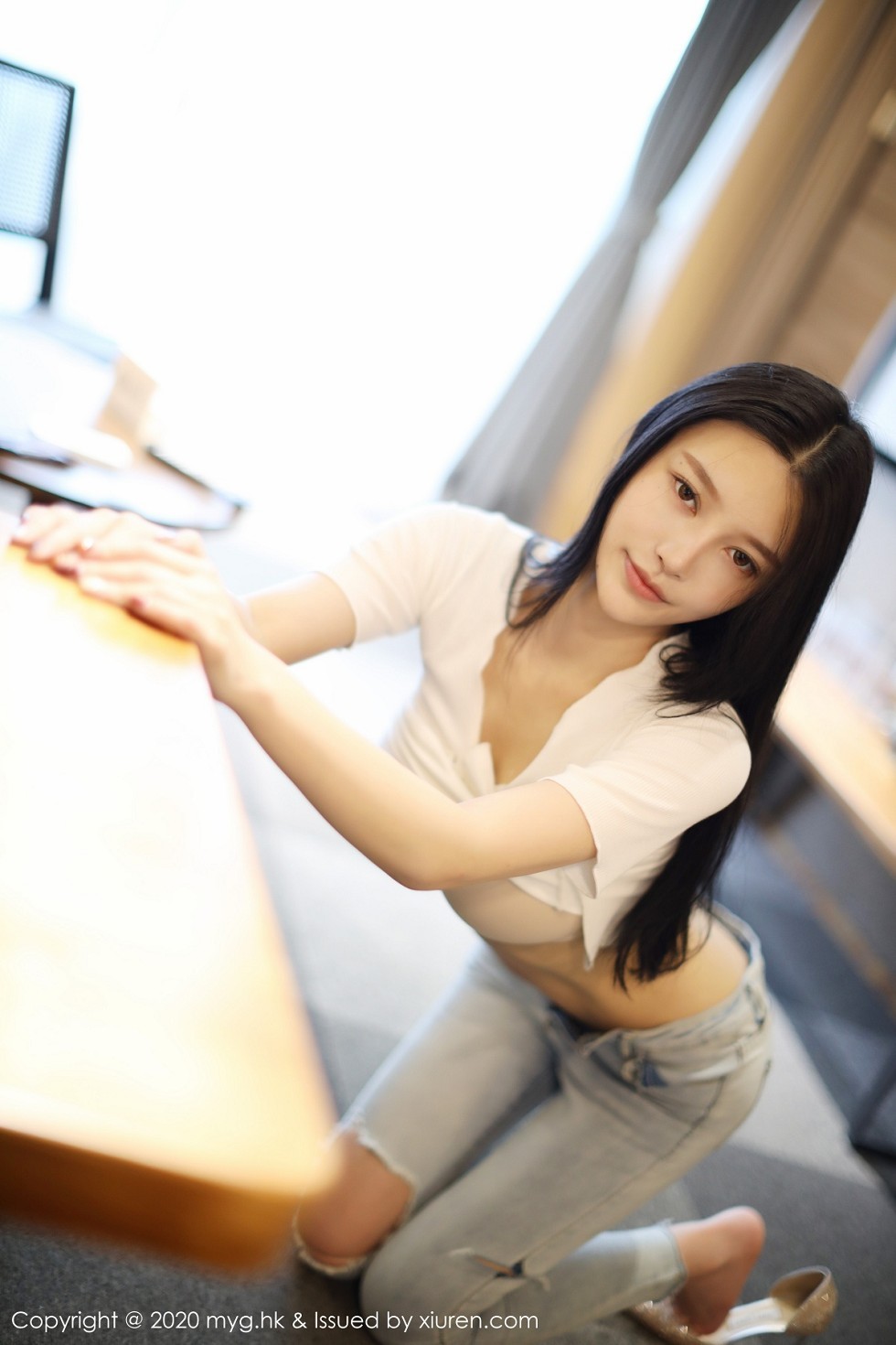 [MyGirl美媛馆]Vol.459_女神唐琪儿私房破烂紧身牛仔裤半脱露翘臀撩人诱惑写真72P
