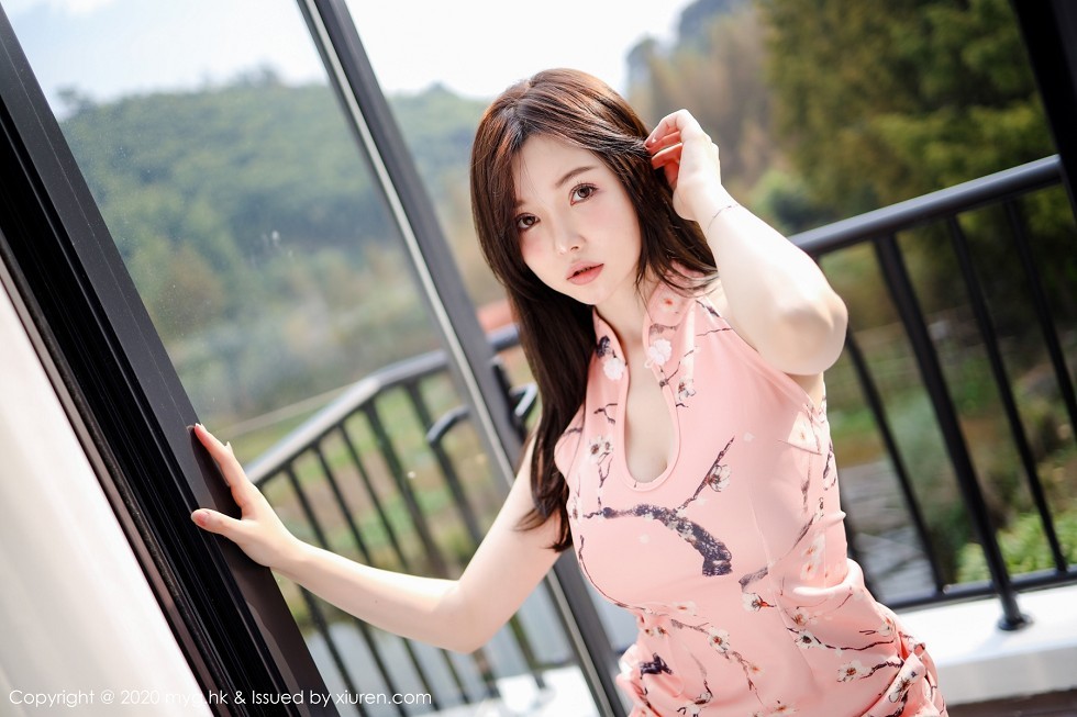 [MyGirl美媛馆]Vol.460_女神糯美子MINI粉色古韵旗袍配粉色蕾丝袜撩人诱惑写真76P