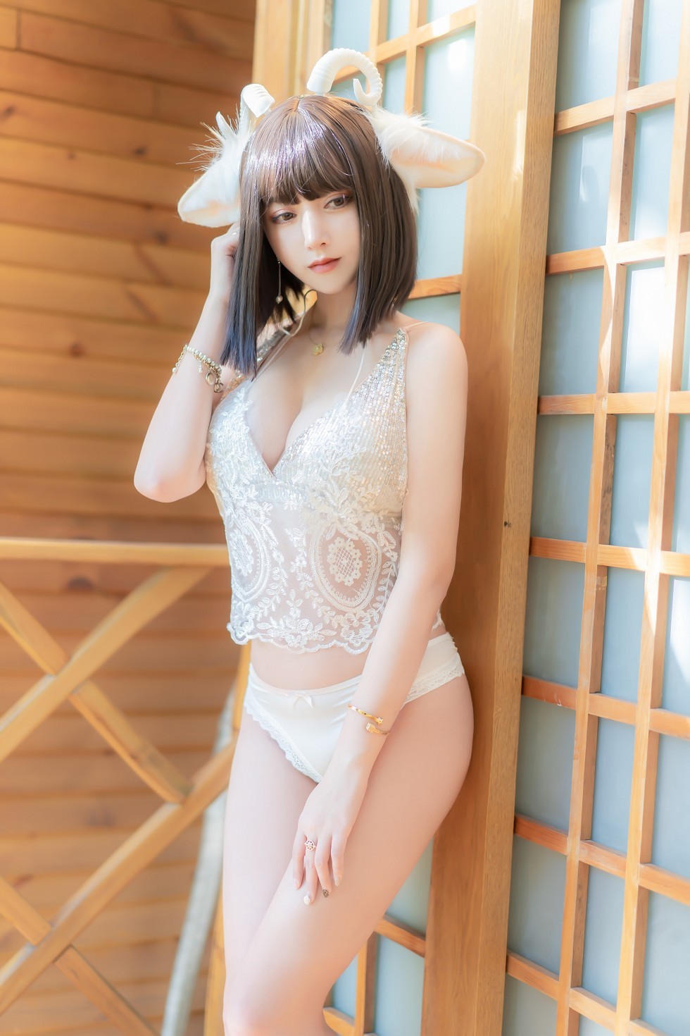 斗鱼主播过期米线线喵小羊装扮性感内衣秀完美身材露豪乳惹火诱惑写真66P
