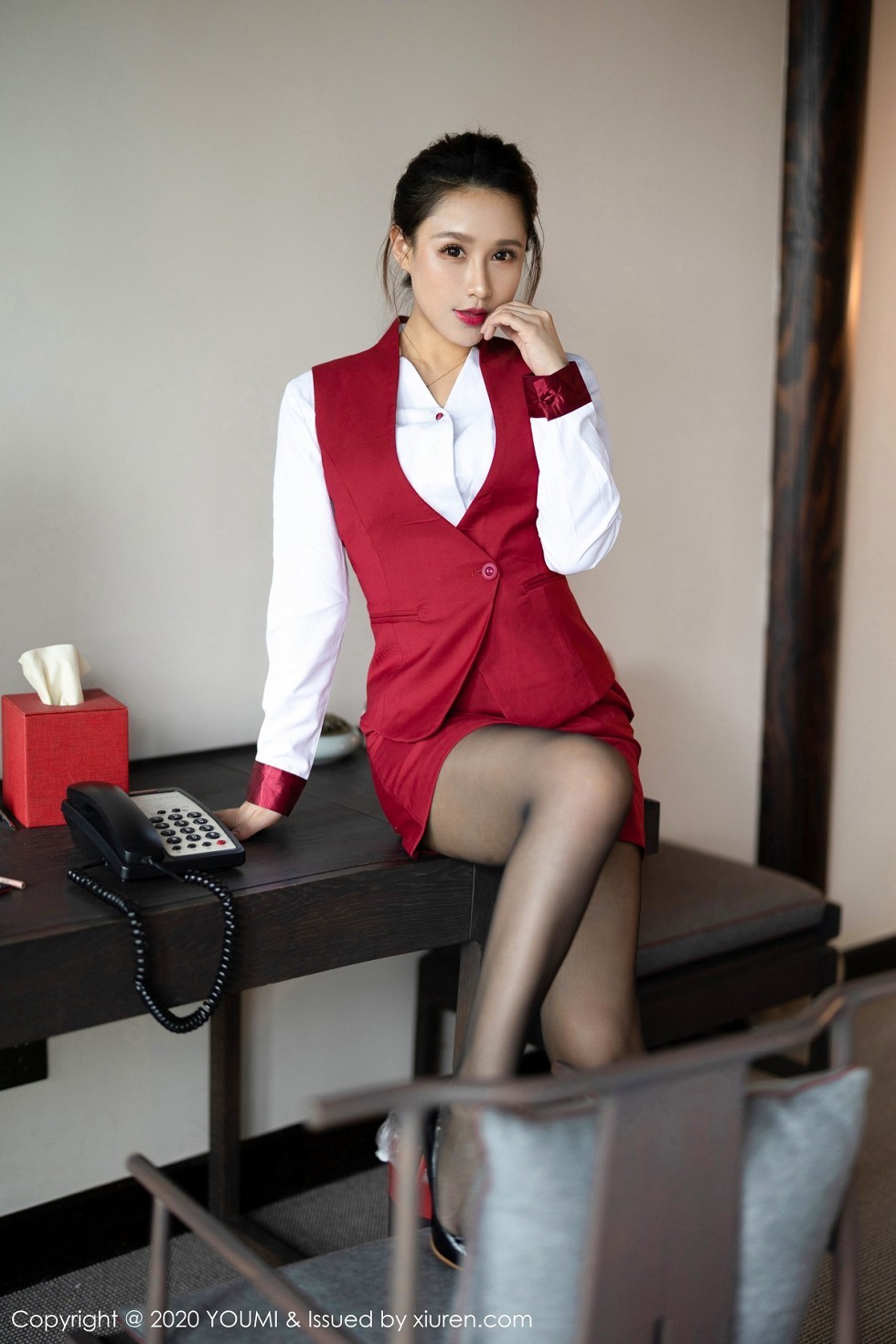 [YouMi尤蜜荟]Vol.562_嫩模徐安安杭州旅拍私人管家剧情主题性感红色内衣完美诱惑写真86P