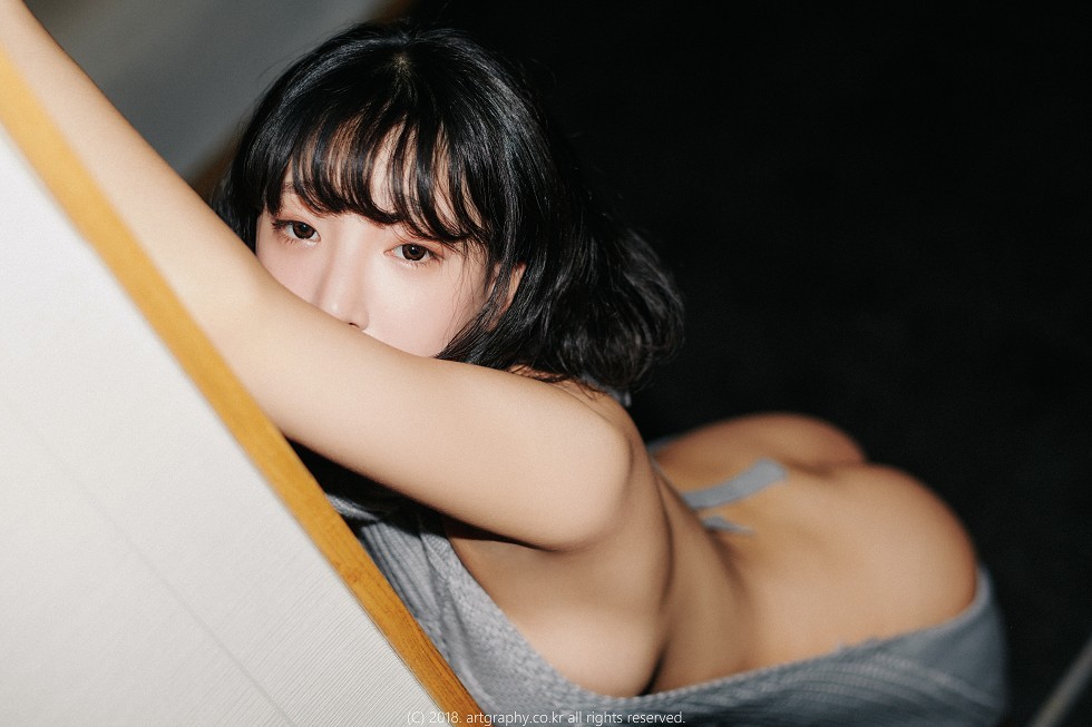 韩国嫩模姜仁卿性感红色比基尼+私房真空露背毛衣秀完美身材诱惑写真49P