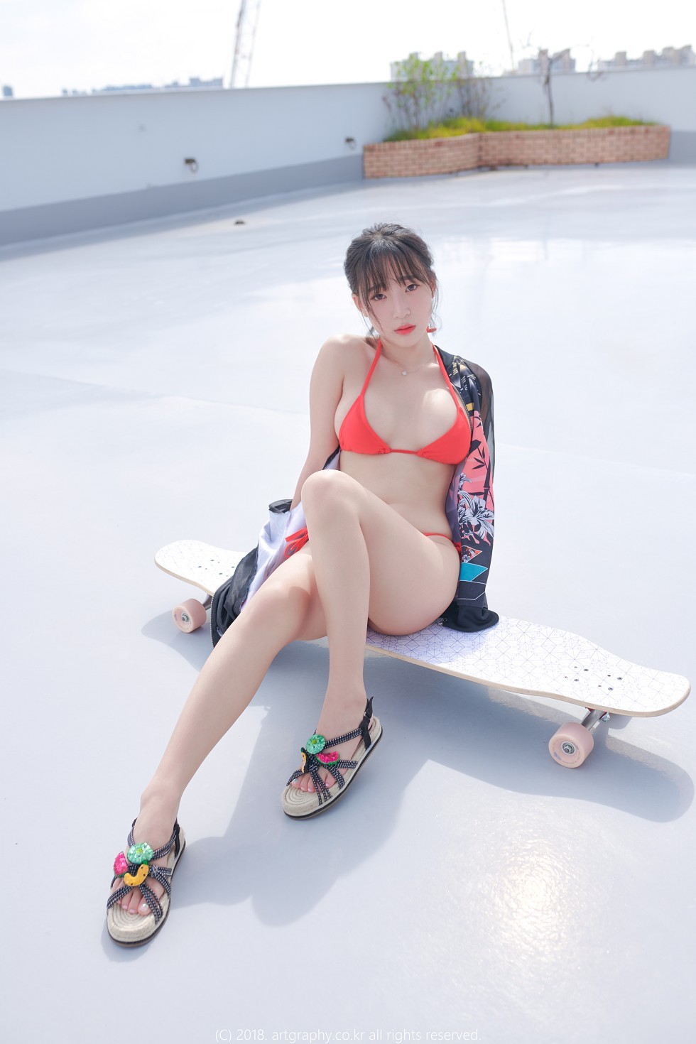 韩国嫩模姜仁卿性感红色比基尼+私房真空露背毛衣秀完美身材诱惑写真49P