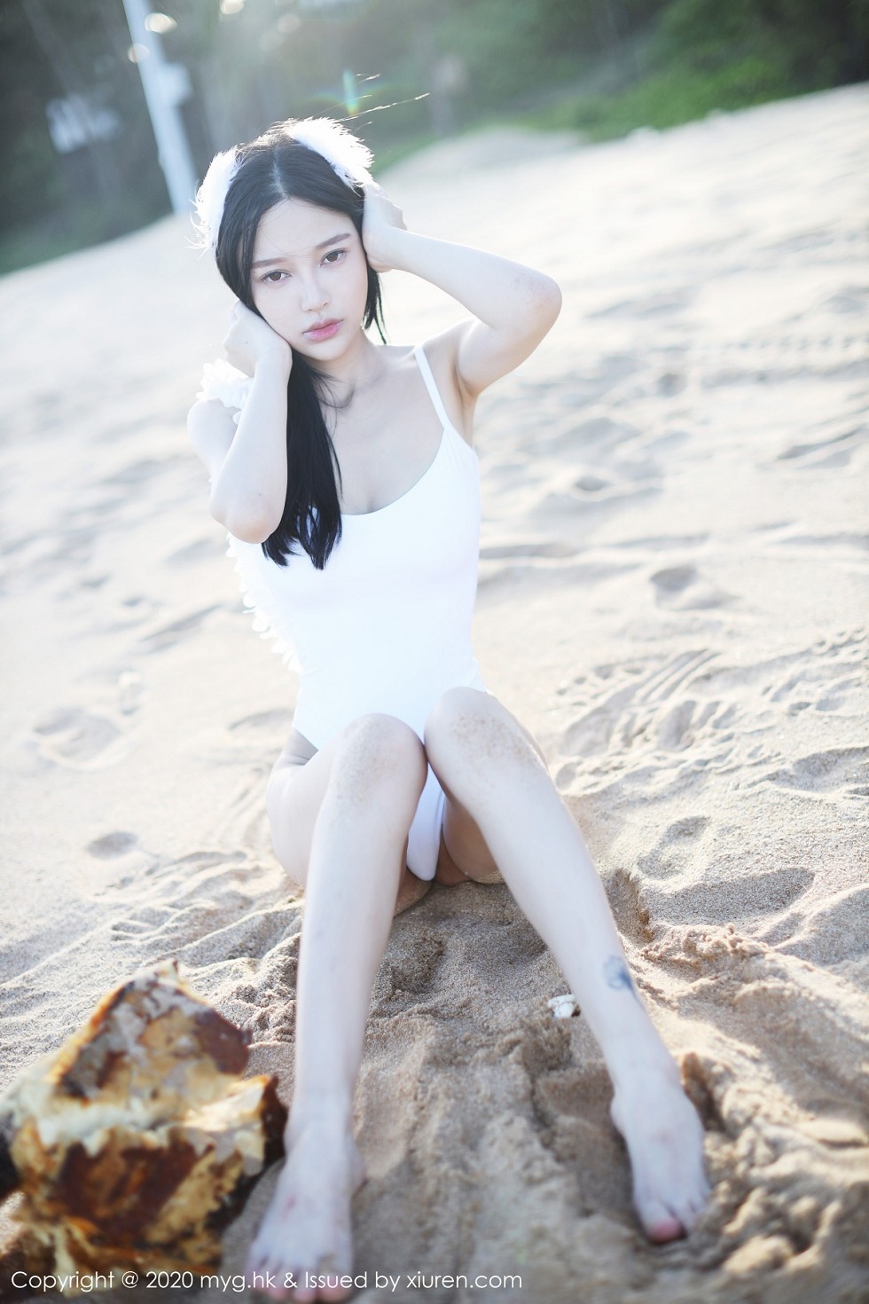 [MyGirl美媛馆]Vol.463_女神唐琪儿户外白色连体泳衣秀白嫩肌肤傲人豪乳诱惑写真75P