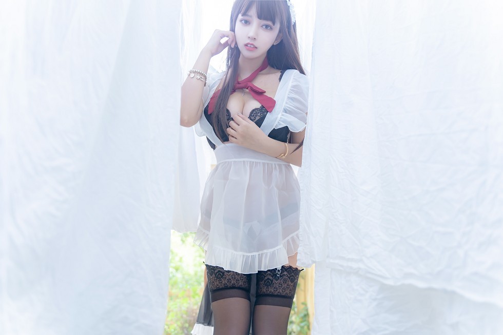 网红美女过期米线线喵薄纱女仆装配黑色蕾丝吊袜秀完美身材诱惑写真49P