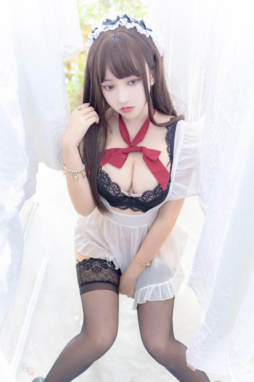 网红美女过期米线线喵薄纱女仆装配黑色蕾丝吊袜秀完美身材诱惑写真49P