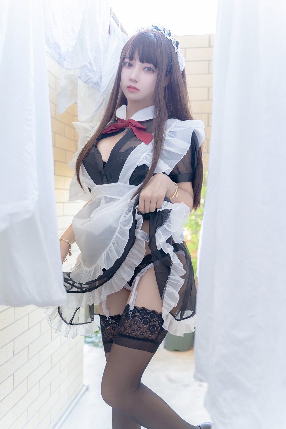 网红美女过期米线线喵薄纱女仆装配黑色蕾丝吊袜秀完美身材诱惑写真49P