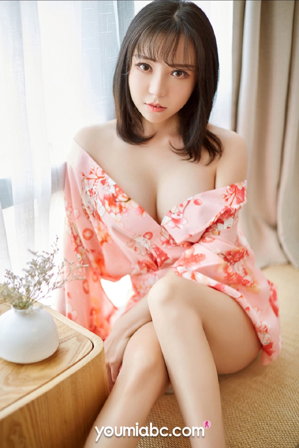 [YouMi尤蜜]Vol.476_嫩模白亦Ada私房真空粉色和服半脱露豪乳半球撩人诱惑写真34P