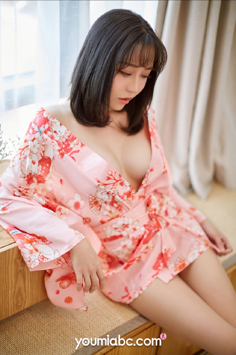 [YouMi尤蜜]Vol.476_嫩模白亦Ada私房真空粉色和服半脱露豪乳半球撩人诱惑写真34P