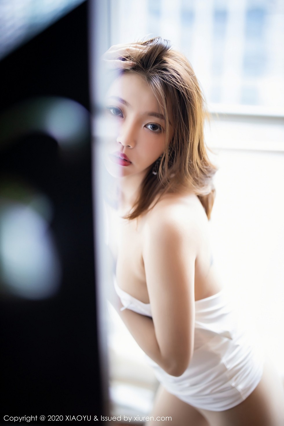 [XiaoYu画语界]Vol.420_女神冯木木LRIS私房白色吊裙配无内肉丝裤袜秀翘臀诱惑写真91P