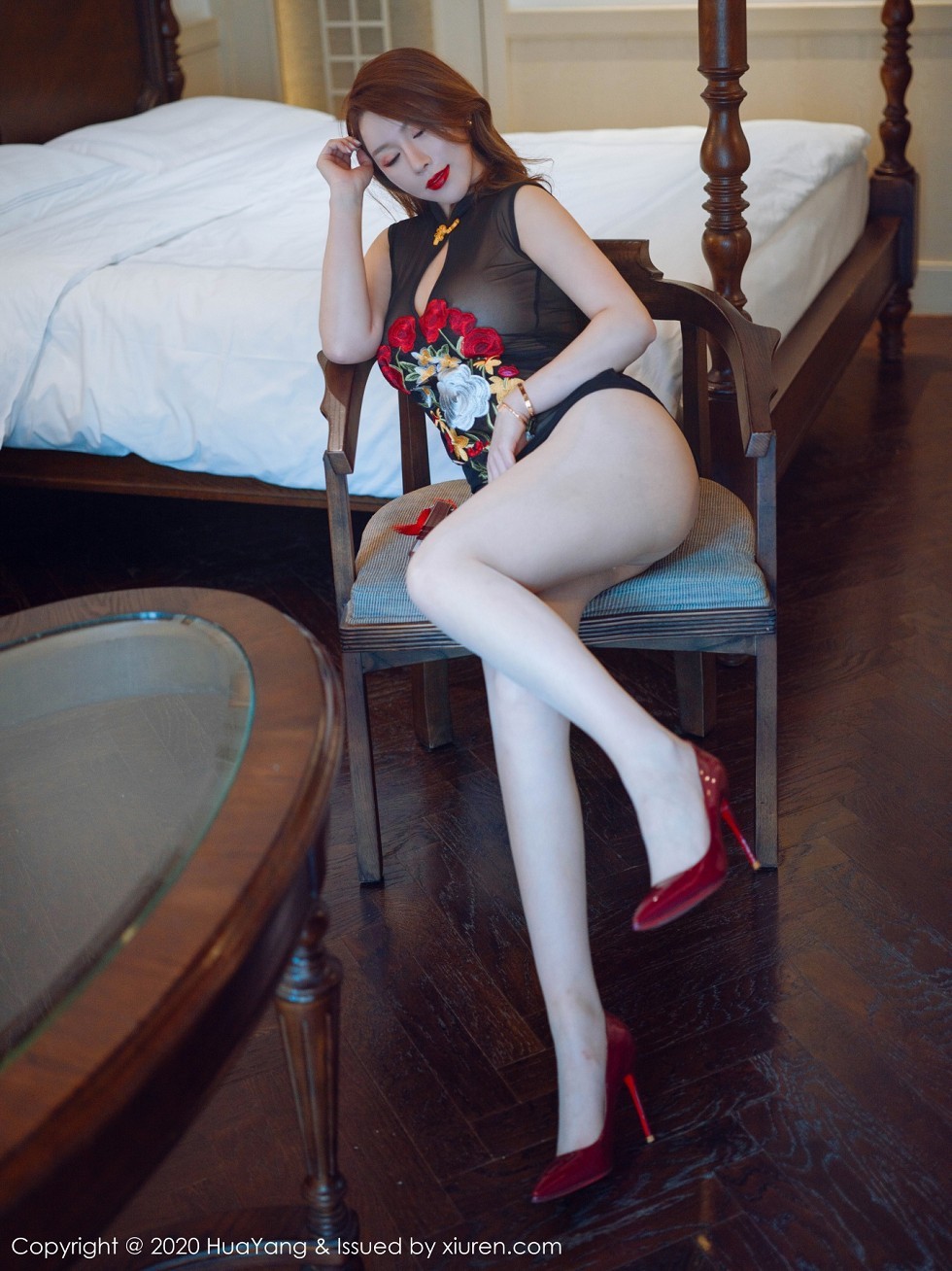 [HuaYang花漾]Vol.333_女神Egg-尤妮丝杭州旅拍黑色精致薄透服饰秀丰满身材诱惑写真55P