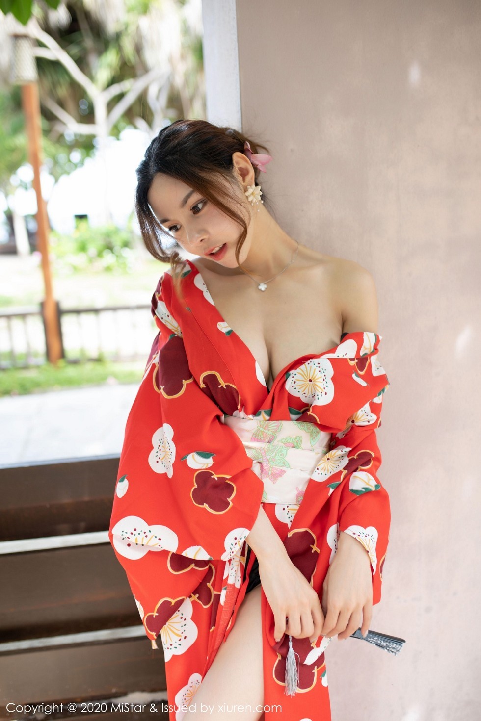 [MiStar魅妍社]Vol.326_嫩模沈佳熹私房鲜艳红色和服半露酥胸白嫩美腿诱惑写真45P