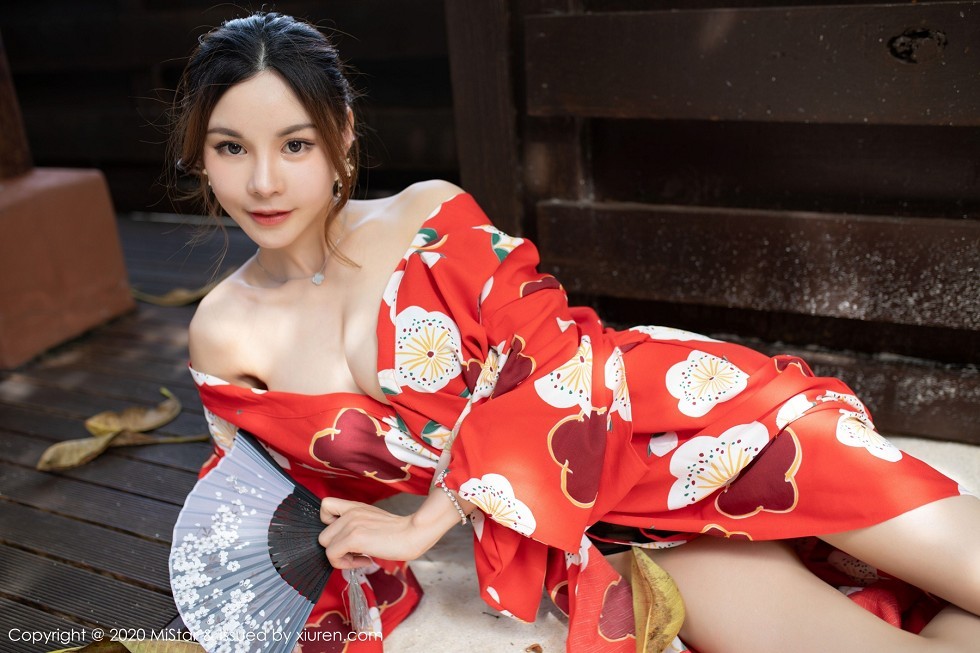 [MiStar魅妍社]Vol.326_嫩模沈佳熹私房鲜艳红色和服半露酥胸白嫩美腿诱惑写真45P