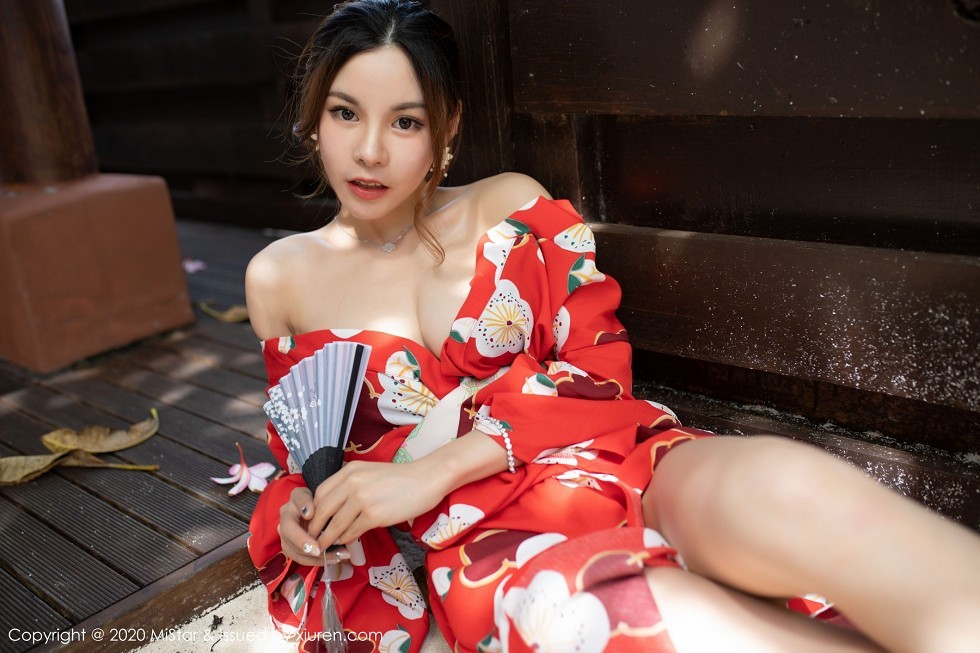 [MiStar魅妍社]Vol.326_嫩模沈佳熹私房鲜艳红色和服半露酥胸白嫩美腿诱惑写真45P