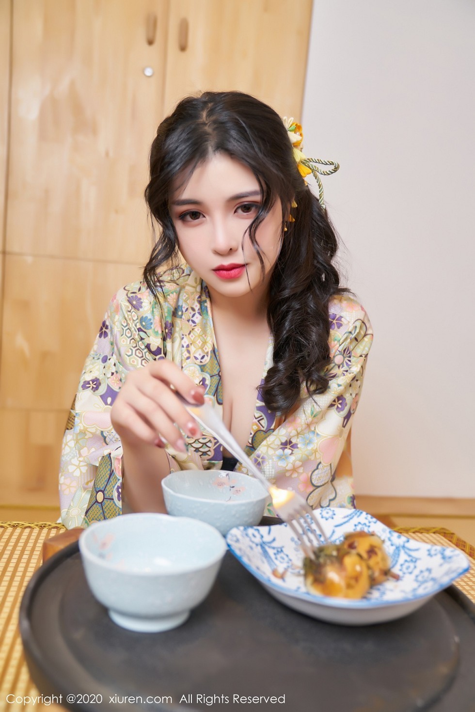 XiuRen第2853期_嫩模韩静安私房花色性感和服半撩露白嫩翘臀美腿完美诱惑写真65P