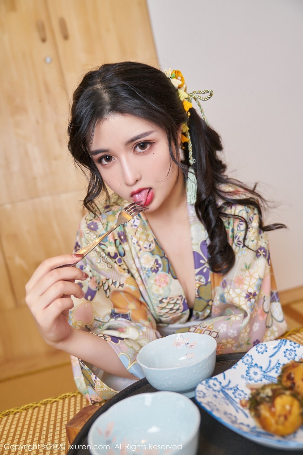 XiuRen第2853期_嫩模韩静安私房花色性感和服半撩露白嫩翘臀美腿完美诱惑写真65P