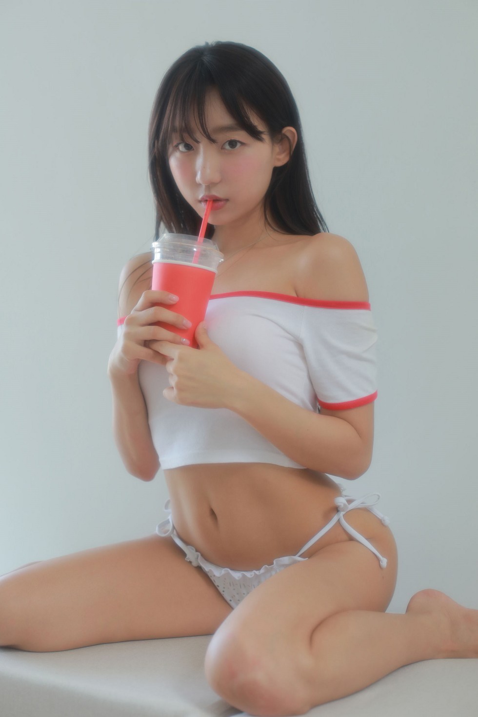 韩国妹子EunjiPyo性感比基尼系列秀完美身材迷人写真118P