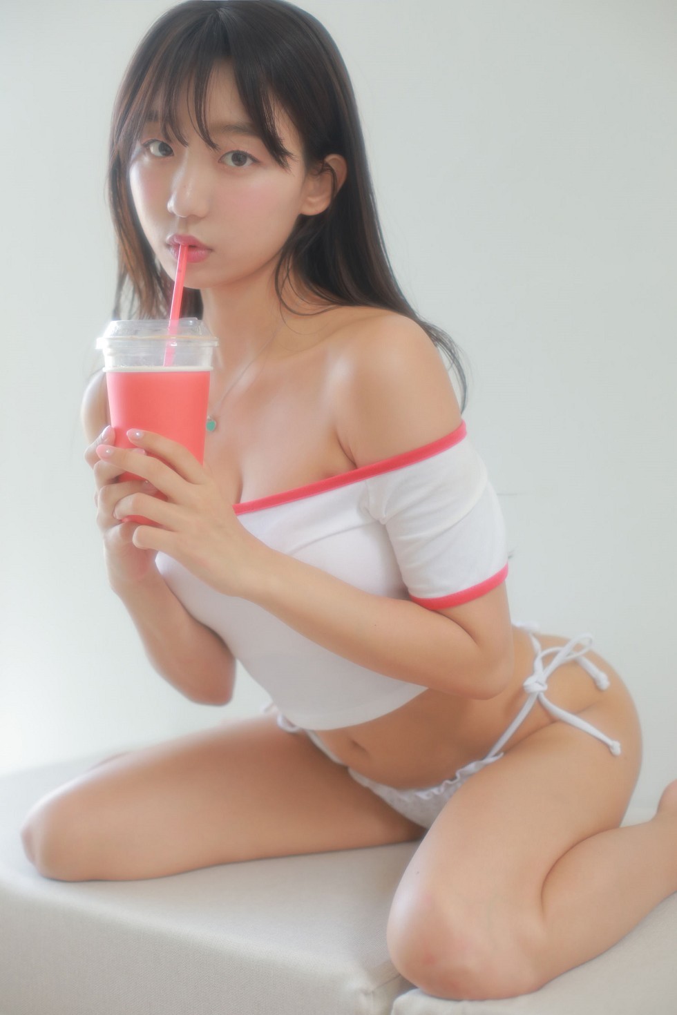 韩国妹子EunjiPyo性感比基尼系列秀完美身材迷人写真118P