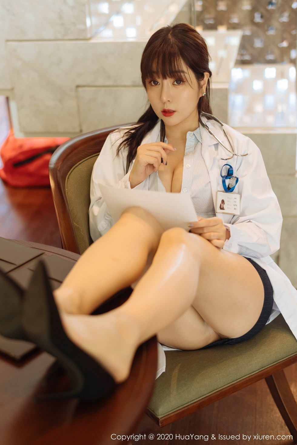 [HuaYang花漾]Vol.334_女神王雨纯西双版纳旅拍医生剧情主题超薄肉丝裤袜诱惑写真73P