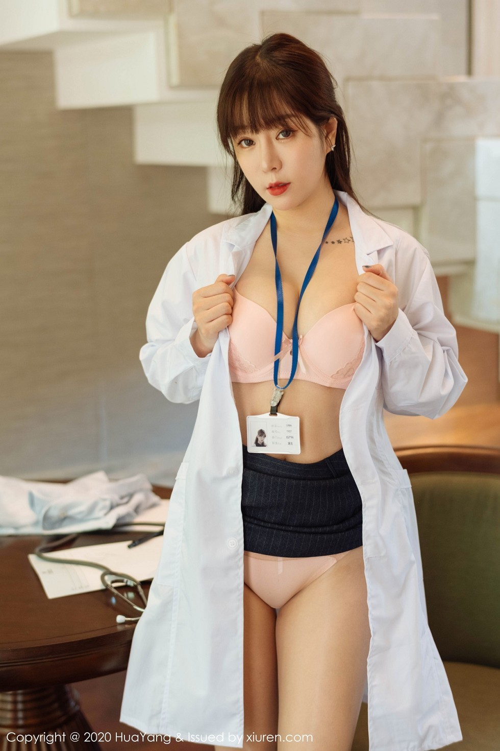 [HuaYang花漾]Vol.334_女神王雨纯西双版纳旅拍医生剧情主题超薄肉丝裤袜诱惑写真73P