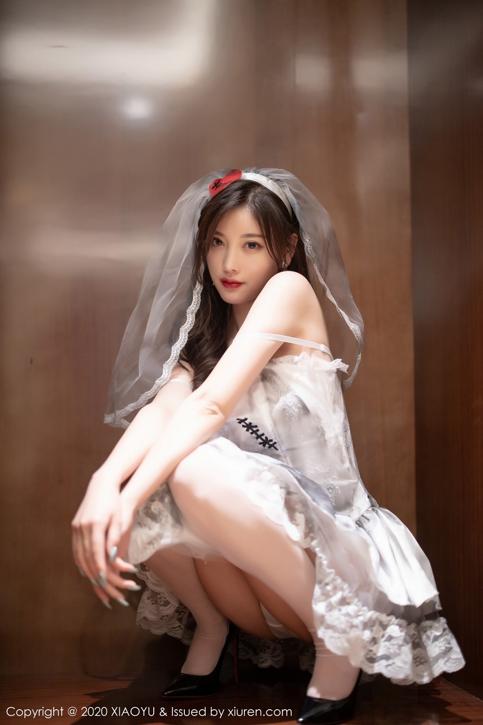 [XiaoYu画语界]Vol.423_女神杨晨晨sugar私房薄透婚纱配情趣内裤秀火辣身材诱惑写真61P