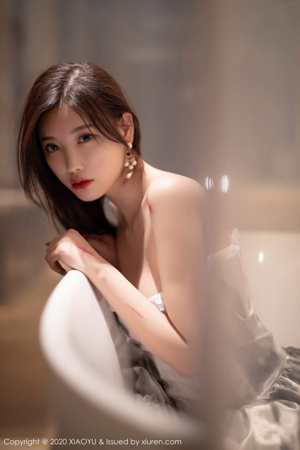 [XiaoYu画语界]Vol.423_女神杨晨晨sugar私房薄透婚纱配情趣内裤秀火辣身材诱惑写真61P