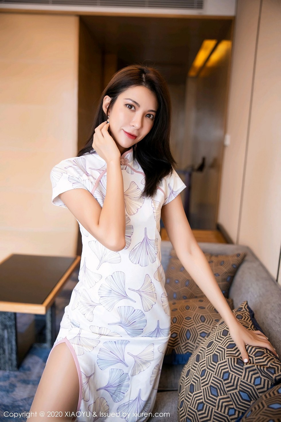 [XiaoYu画语界]Vol.424_气质女神Carry私房脱古韵旗袍露性感内衣撩人诱惑写真61P