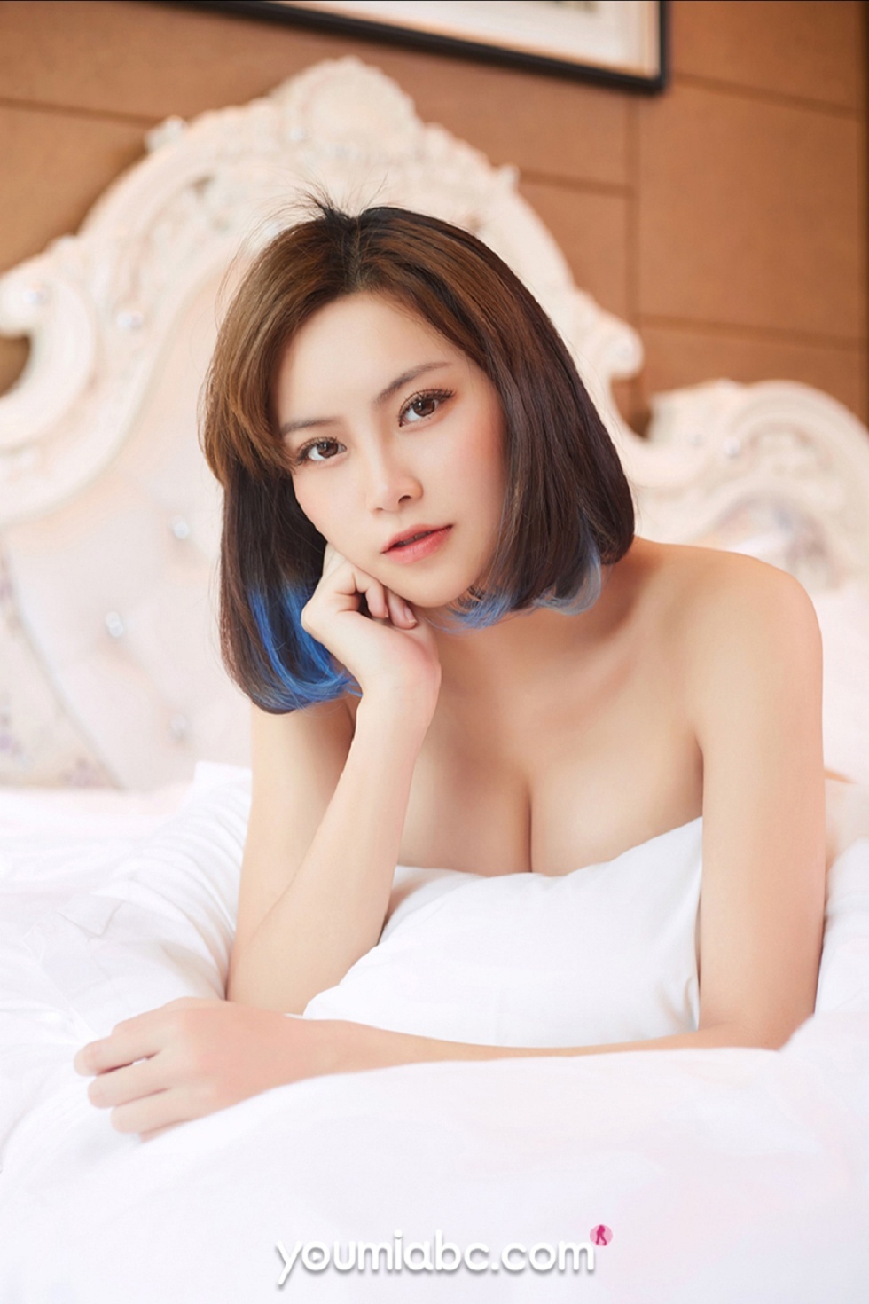 [YouMi尤蜜]Vol.491_嫩模徐文君私房性感比基尼半脱露豪乳翘臀大胆诱惑写真30P