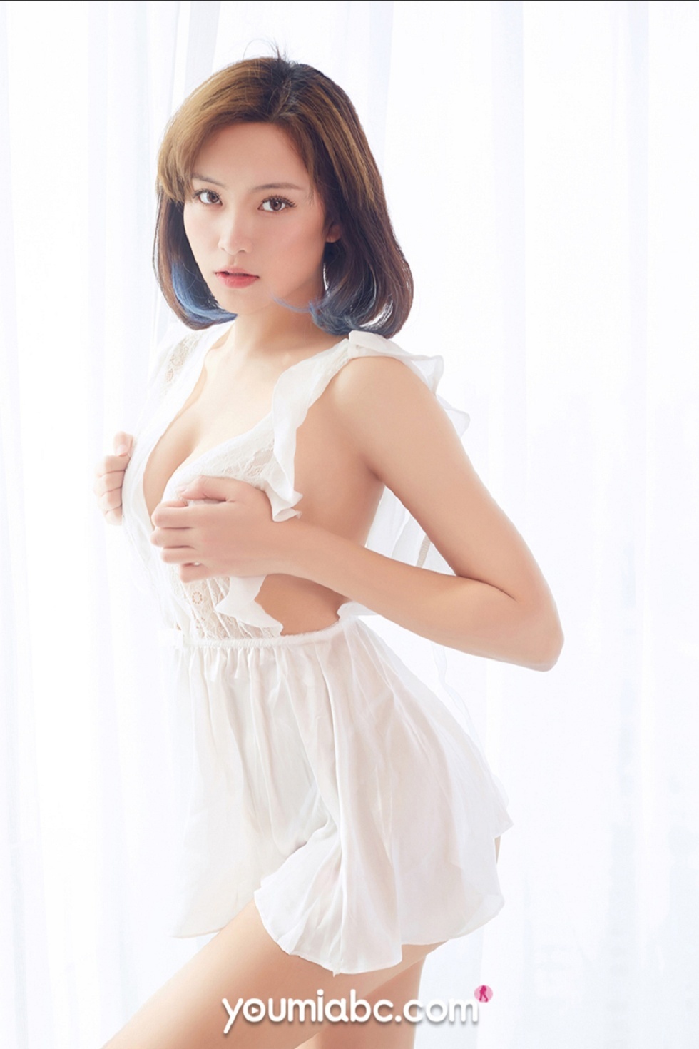 [YouMi尤蜜]Vol.491_嫩模徐文君私房性感比基尼半脱露豪乳翘臀大胆诱惑写真30P