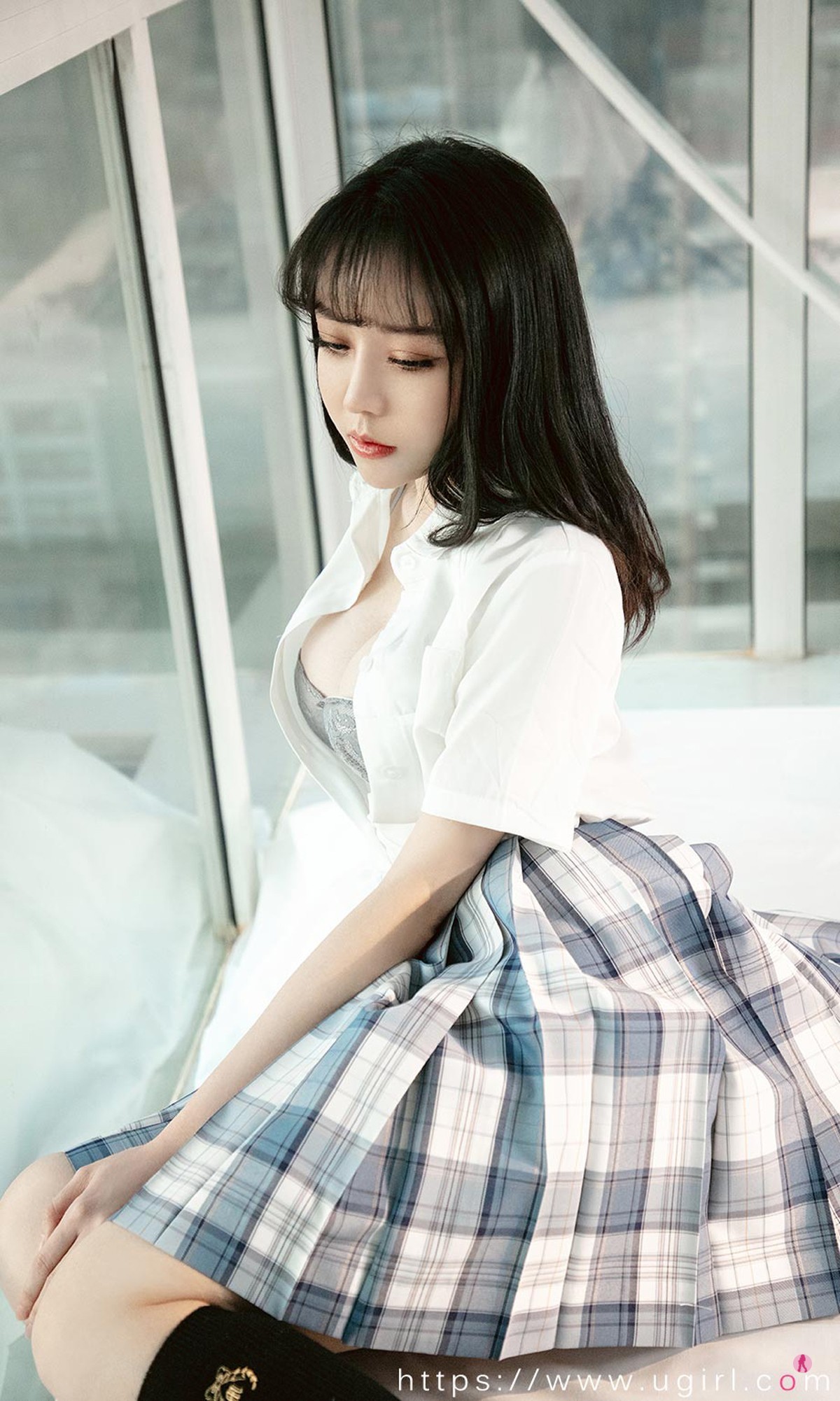 [Ugirls爱尤物]No.1984_嫩模白亦ada少女情怀主题性感短袖衬衣配格子裙迷人写真35P