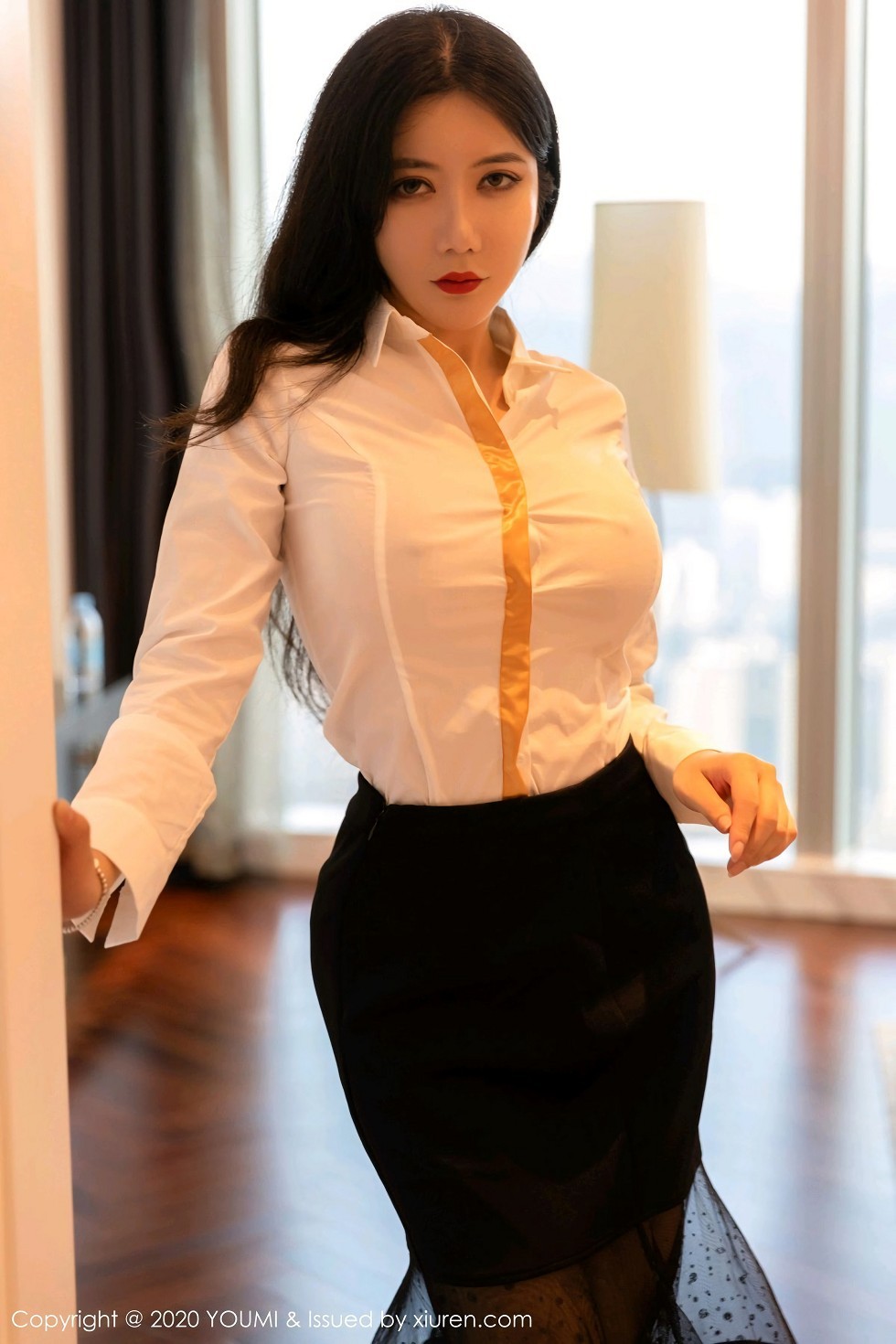[YouMi尤蜜荟]Vol.579_女神心妍小公主职业OL装扮主题无内黑丝裤袜秀翘臀诱惑写真60P