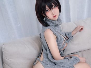 鬼马少女阿薰kaOri私人白衬衣配黑短裙黑色丝袜OL+骚扰露背毛衣秀豪乳骚扰写真59P