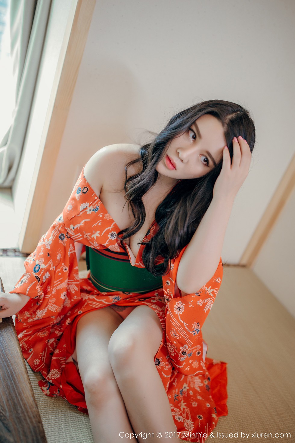 [MintYe薄荷叶]Vol.003_嫩模Sukki白色蕾丝透视内衣秀完美酥胸性感妖媚写真60P