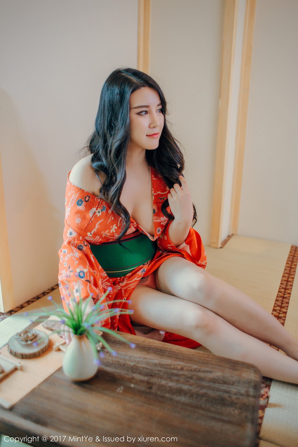 [MintYe薄荷叶]Vol.003_嫩模Sukki白色蕾丝透视内衣秀完美酥胸性感妖媚写真60P
