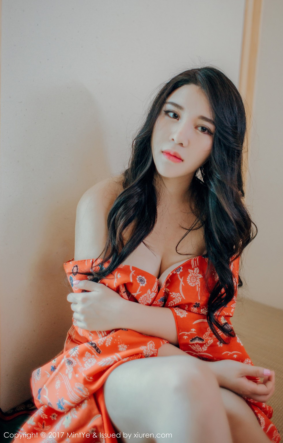 [MintYe薄荷叶]Vol.003_嫩模Sukki白色蕾丝透视内衣秀完美酥胸性感妖媚写真60P