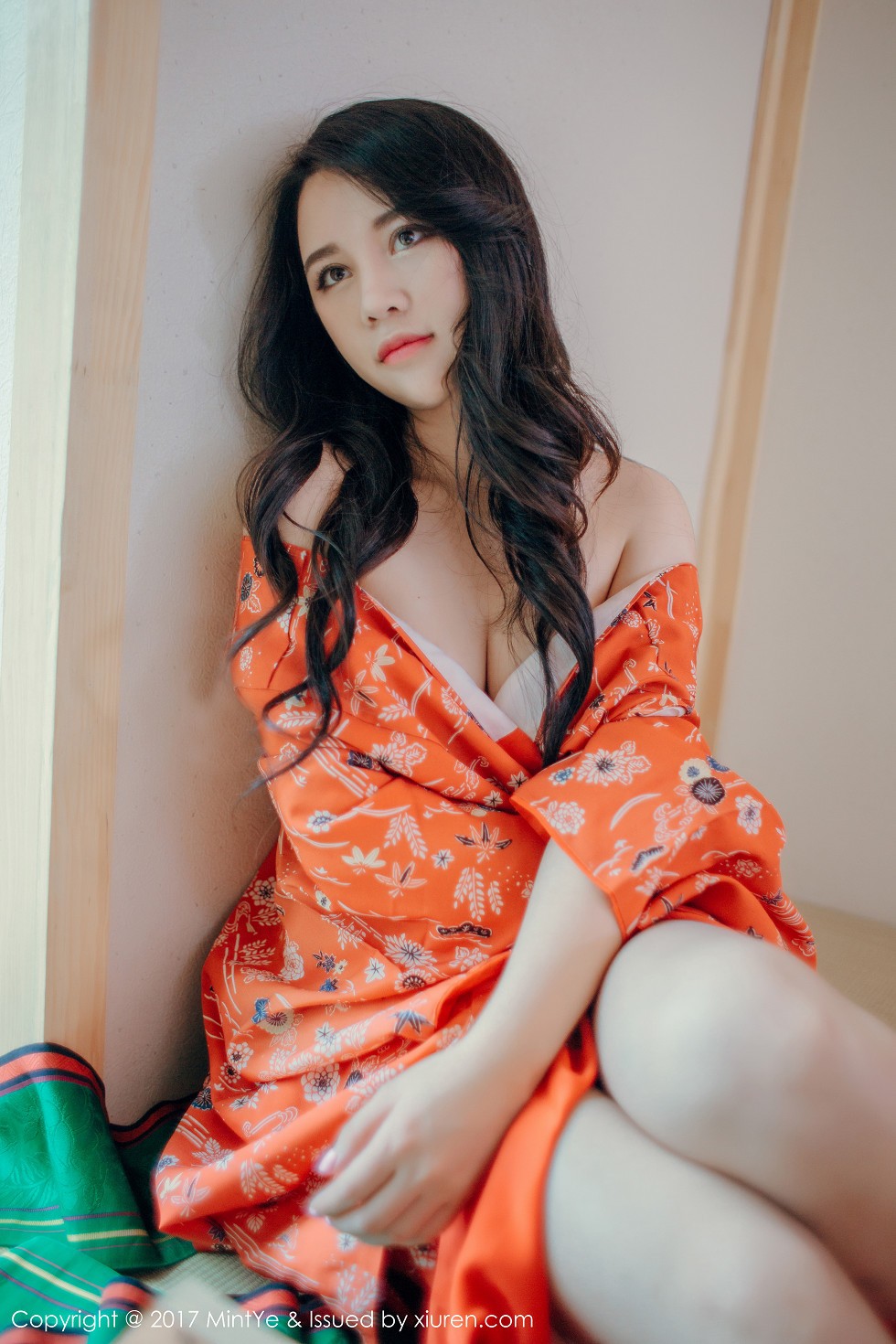 [MintYe薄荷叶]Vol.003_嫩模Sukki白色蕾丝透视内衣秀完美酥胸性感妖媚写真60P