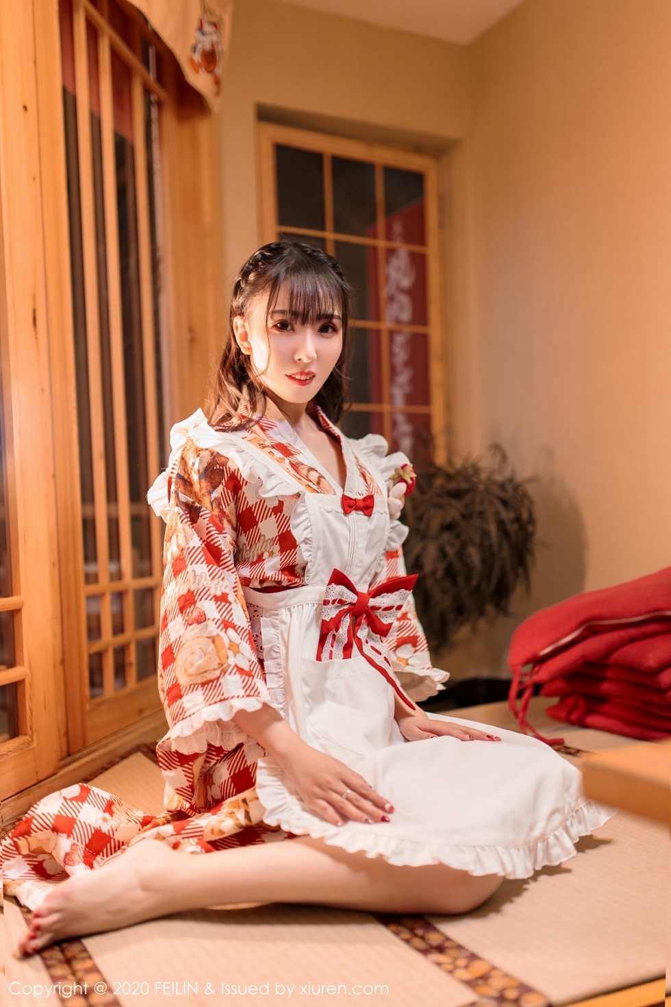 [FeiLin嗲囡囡]VOL.266_嫩模小波多私房日系风团花锦簇半脱秀凹凸身材诱惑写真50P