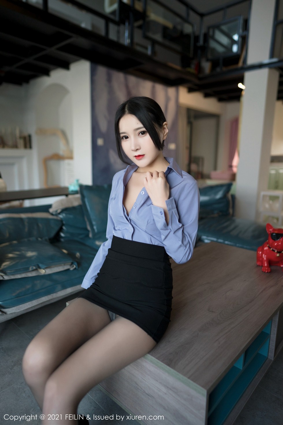 [FeiLin嗲囡囡]VOL.275_嫩模林煊煊职场秘书OL制服脱衬衣露性感黑色内衣诱惑写真44P
