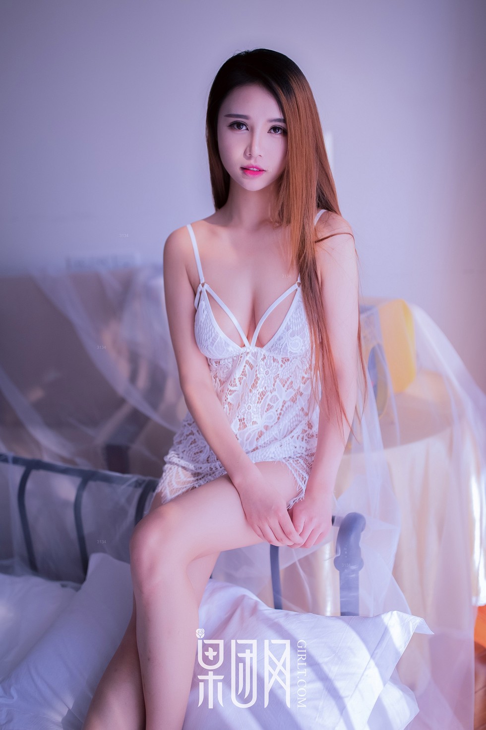 [GIRLT果团网]熊川纪信No.032_奶油少女居家床上白色缕空蕾丝内衣完美诱惑写真54P