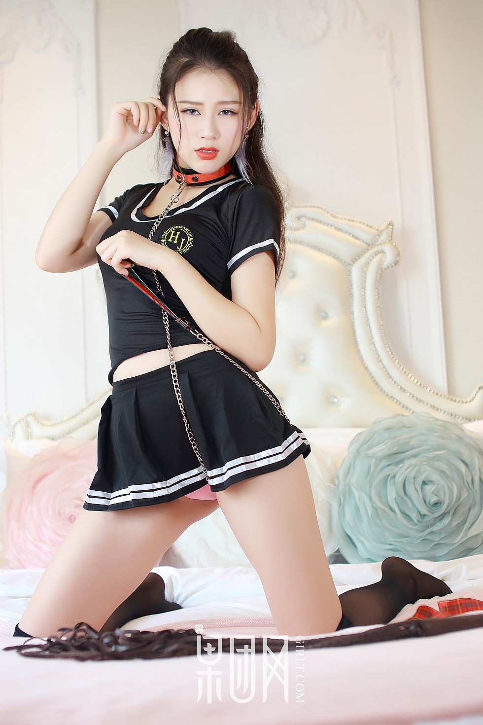 [GIRLT果团网]NO.144_黑丝女神私房缕空内衣+情趣捆绑艺大尺度秀完美身材诱惑写真72P