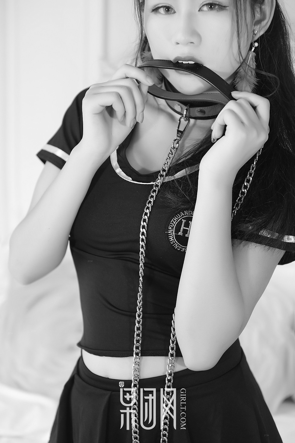[GIRLT果团网]NO.144_黑丝女神私房缕空内衣+情趣捆绑艺大尺度秀完美身材诱惑写真72P