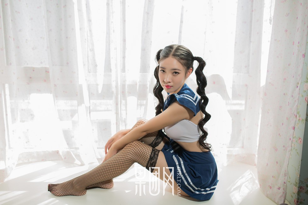[GIRLT果团网]TG031_清纯学生妹私房制服配黑丝网袜+真空白衬衣撩人诱惑写真71P