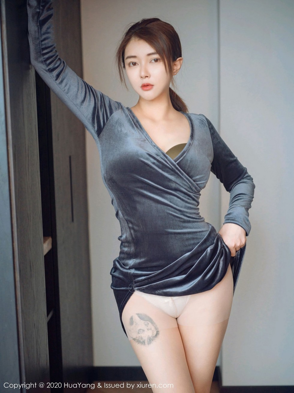 [HuaYang花漾]Vol.341_嫩模凯竹华丽典雅吊裙半脱露性感内衣肉丝裤袜诱惑写真41P