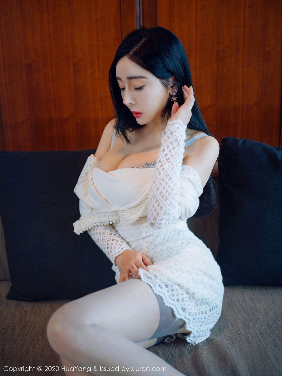 [HuaYang花漾]Vol.342_嫩模允爾厦门旅拍典雅蕾丝长裙配肉丝裤袜半脱撩人诱惑写真42P