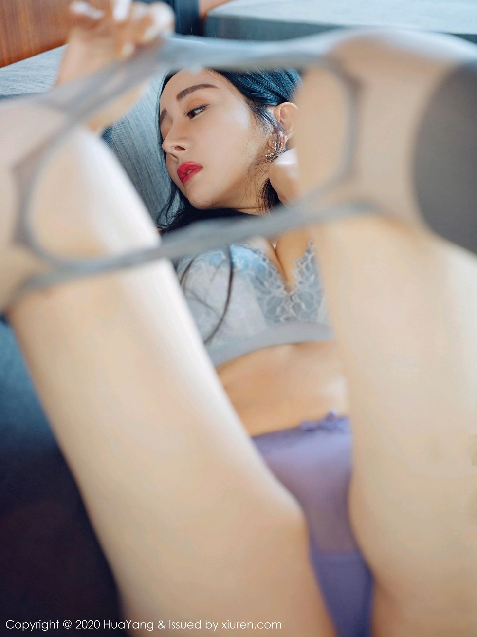 [HuaYang花漾]Vol.342_嫩模允爾厦门旅拍典雅蕾丝长裙配肉丝裤袜半脱撩人诱惑写真42P